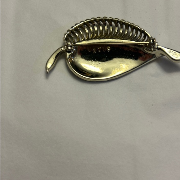 MX209 Rhodium
Leaf Silvertone Pin, 1970, Vintage - Picture 3 of 7